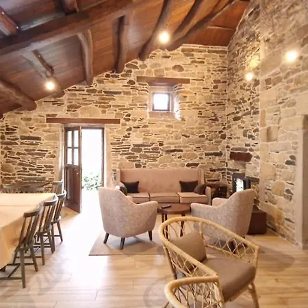 فيلة Finca La Cuevona Del Camino *
